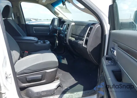 2021 Ram 1500 Classic Slt 4X2 6'4 Box z USA, uszkodzony, nr VIN 1C6RR6TT3MS515940